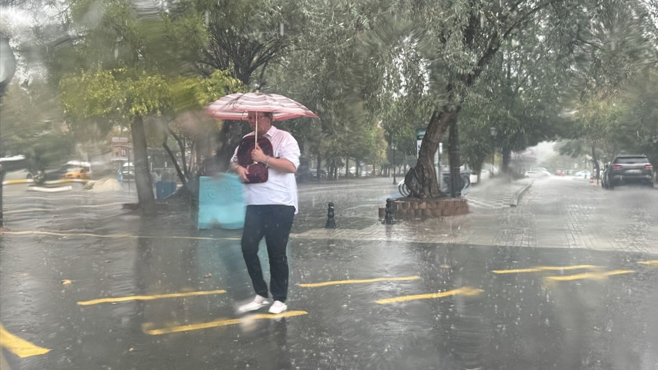 Tekirdağ'da Şiddetli Sağanak Yağış Etkili