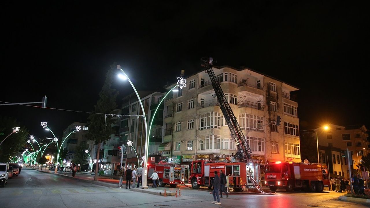 Tokat'ta Güven Apartmanında Yangın Çıktı