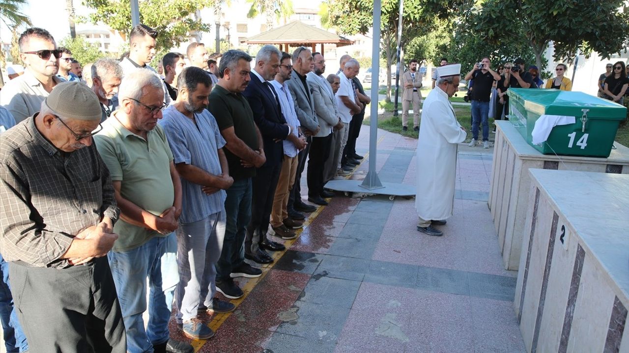 Tomris Giritlioğlu'nun Cenazesi Hatay'da Defnedildi