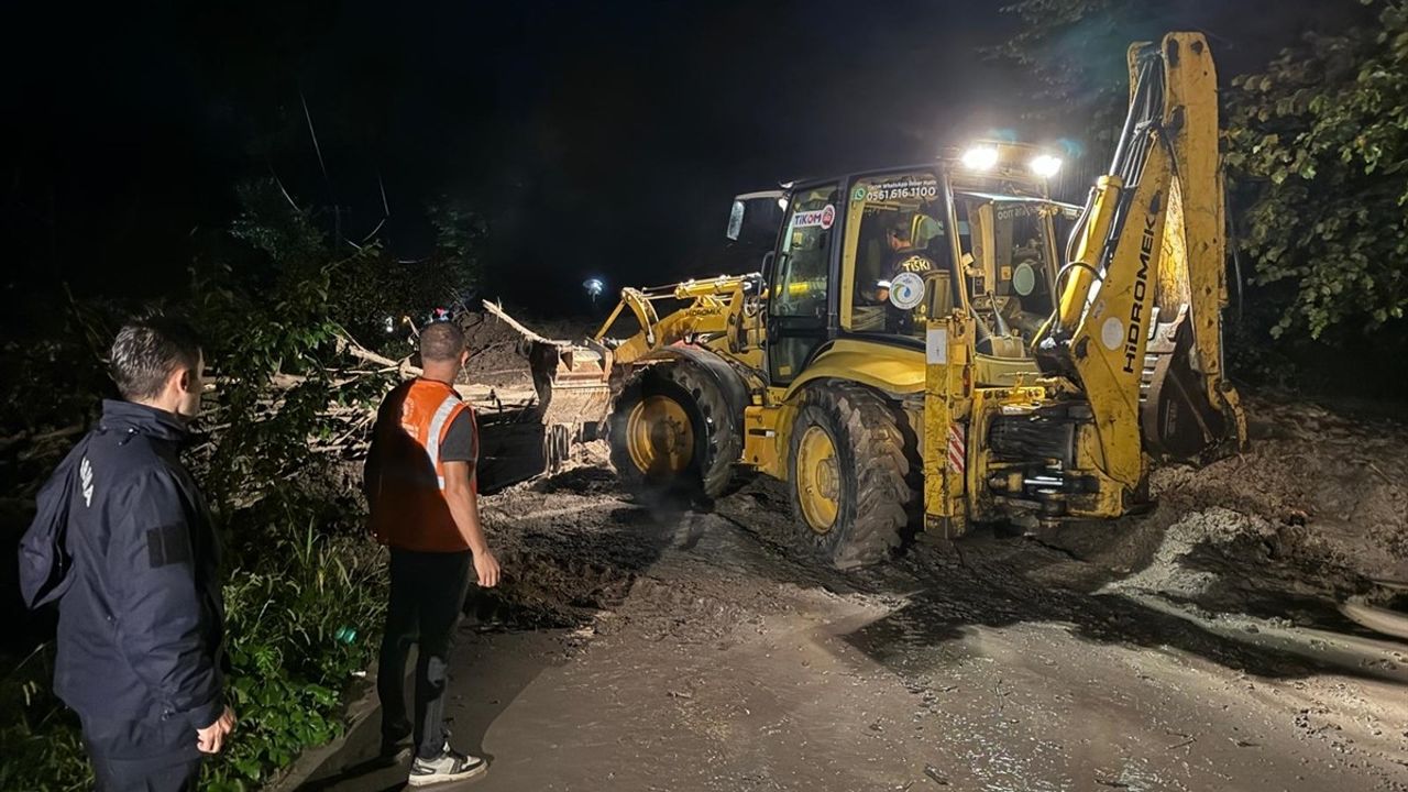 Trabzon'da Sağanak Yağış: Su Baskınları ve Taşkınlar