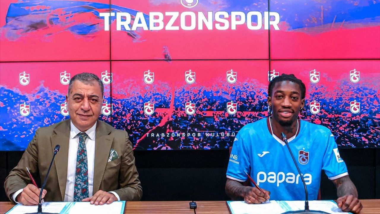 Trabzonspor'da Muhammed Cham İçin İmza Töreni Düzenlendi