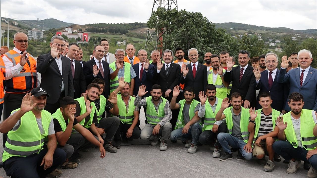 Ulaştırma ve Altyapı Bakanı Uraloğlu, Samsun'daki Yol Çalışmalarını İnceledi