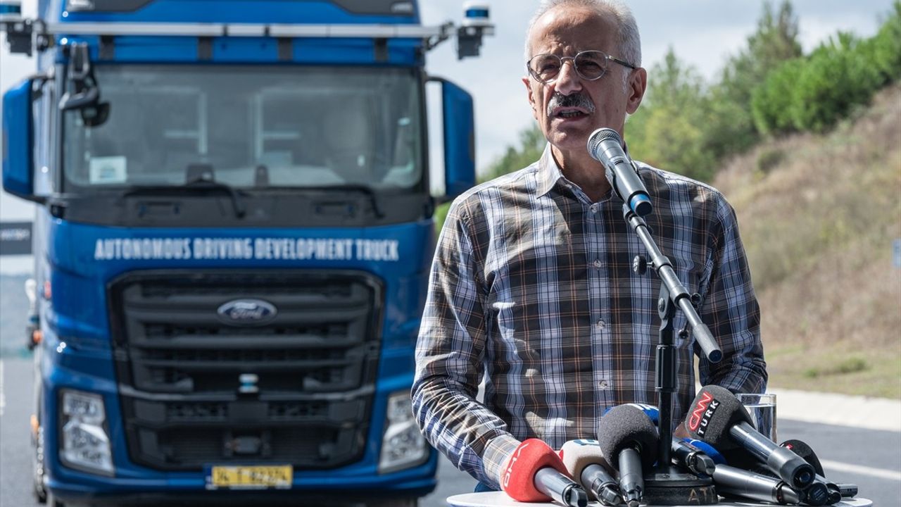 Uraloğlu'dan Otonom Araç Testi: Trafikte Yeni Dönem Başlıyor