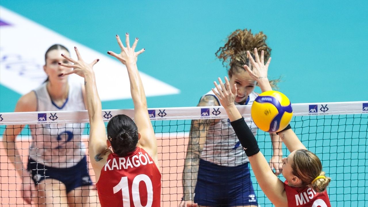 Voleybol: Aras Kargo, Keçiören Belediyesi'ni Mağlup Etti