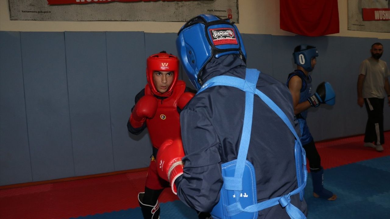 Wushu Genç Milli Takımı Dünya Şampiyonası için Madalya Peşinde