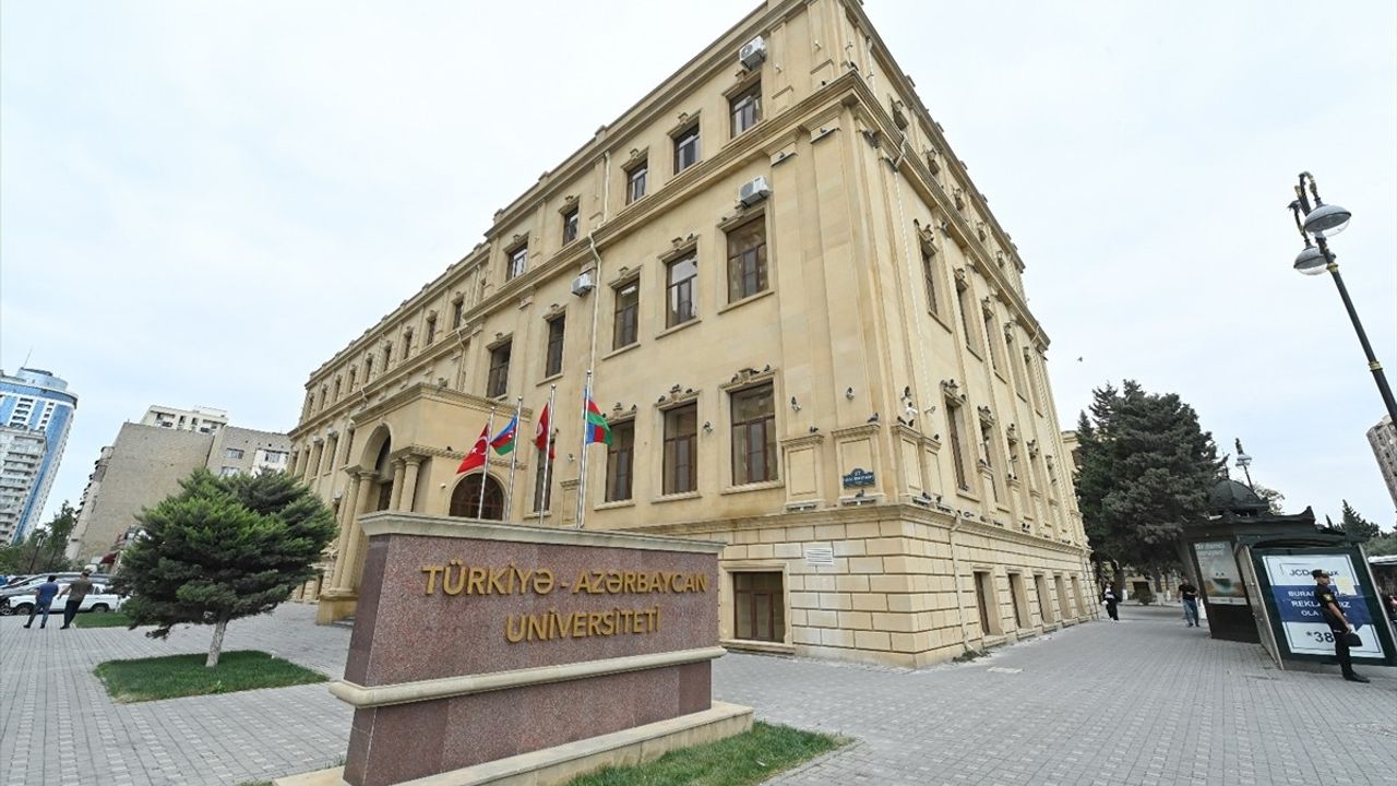 YÖK Başkanı Özvar, Türkiye-Azerbaycan Üniversitesi'ni Ziyaret Etti