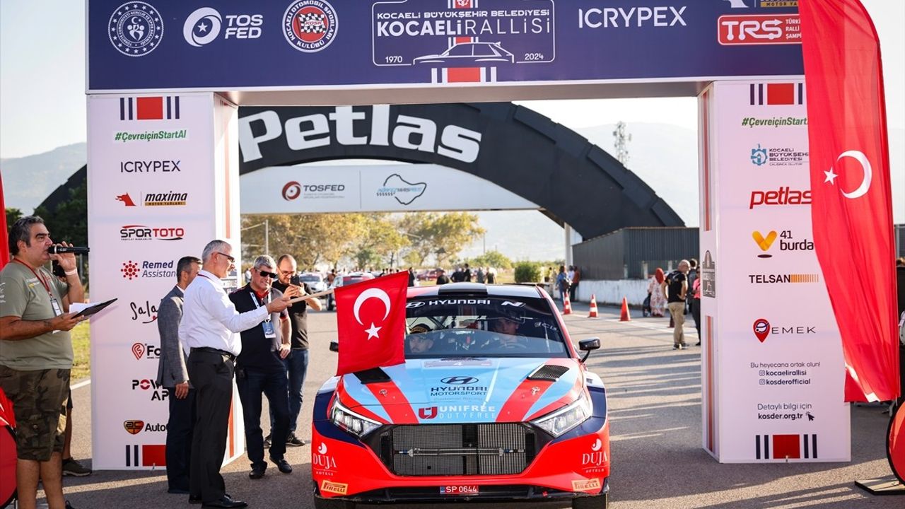 41. Kocaeli Rallisi'nde Seremonik Start Heyecanı