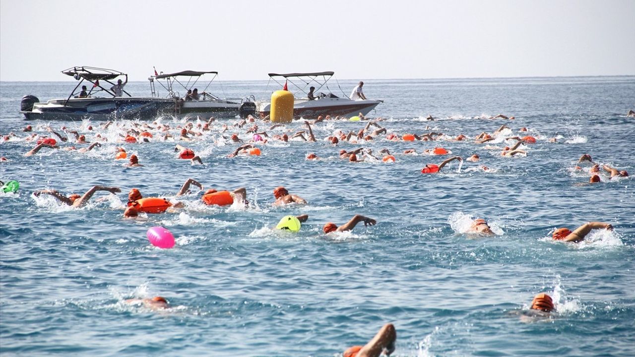 5. Uluslararası Fethiye Spor Festivali'nde Yüzme Yarışları Coşkusu