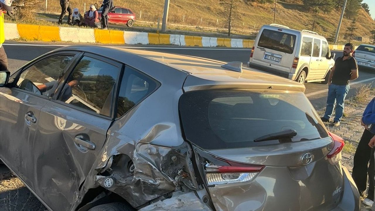 Ağrı'da Trafik Kazası: Bebekle Birlikte 8 Yaralı