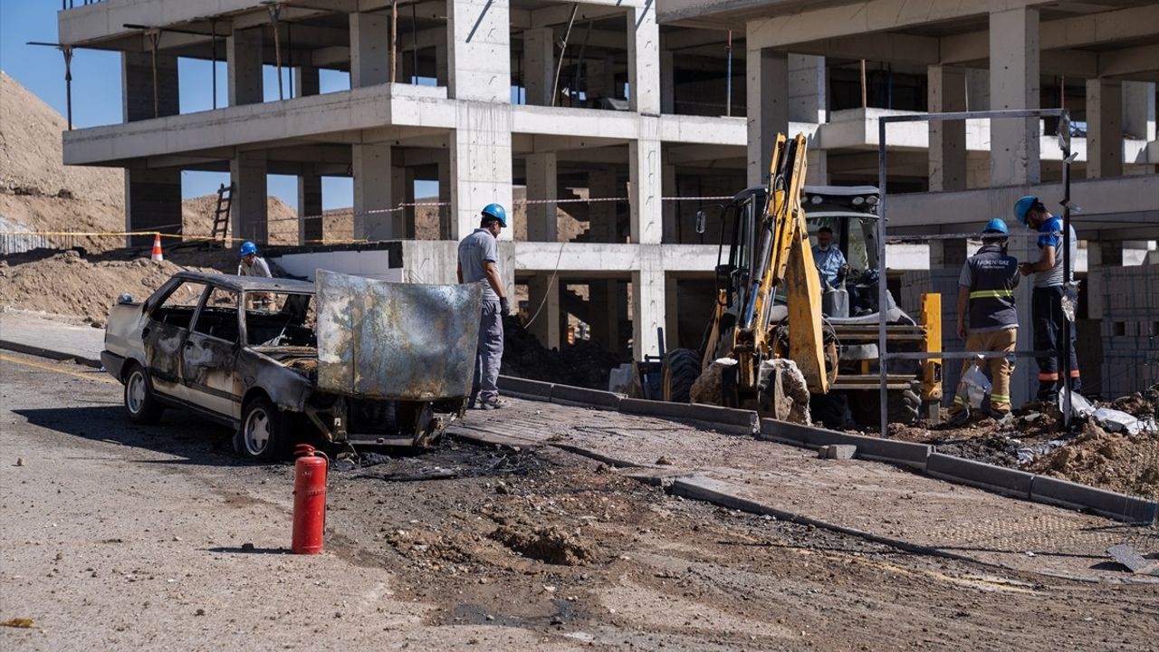 Ankara'da İnşaat Sahasında Doğal Gaz Kaçağı Yangını