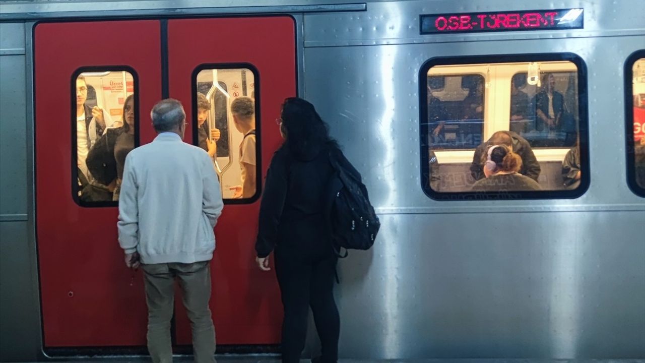 Başkentte Metro Hattında Aksama: Seferler Durduruldu