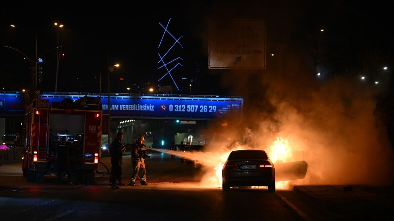 Başkentte Seyir Halindeki Araçta Yangın Çıktı