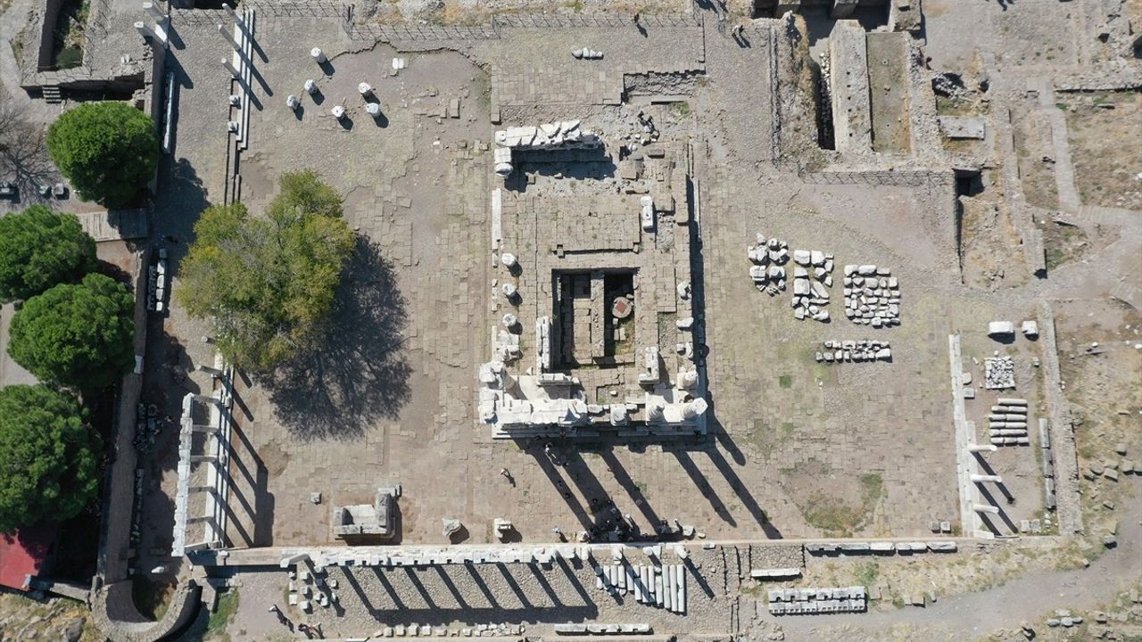 Bergama'da 4,500 Yıllık Tanrıça Figürü Bulundu