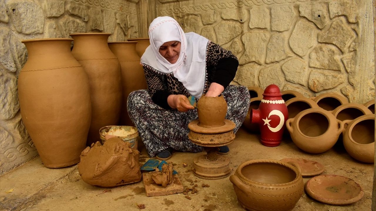 Bitlis'te Çömlekçilik Geleneği Geleceğe Taşıyor