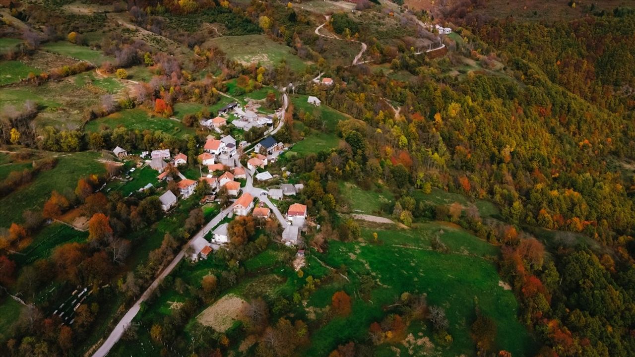 Bosna Hersek'in Güneyinde Sonbaharın Güzelliği