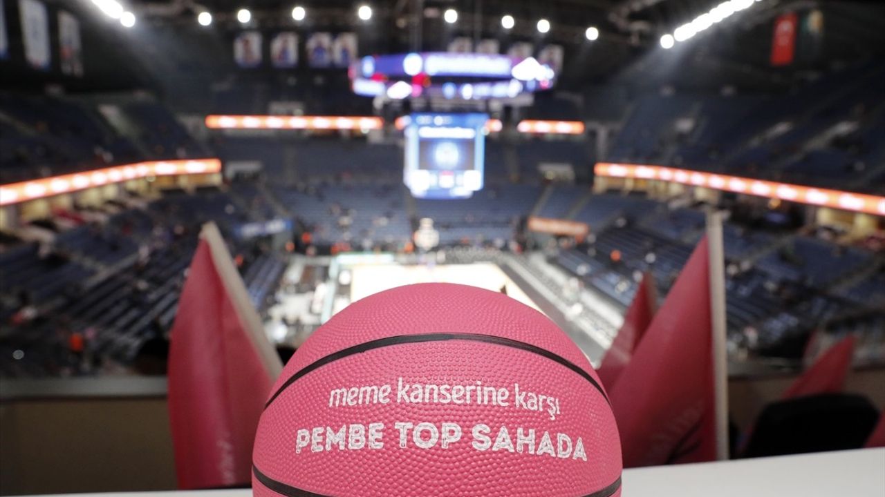 Boyner, Pembe Top Sahada Projesine Destek Vermeye Devam Ediyor