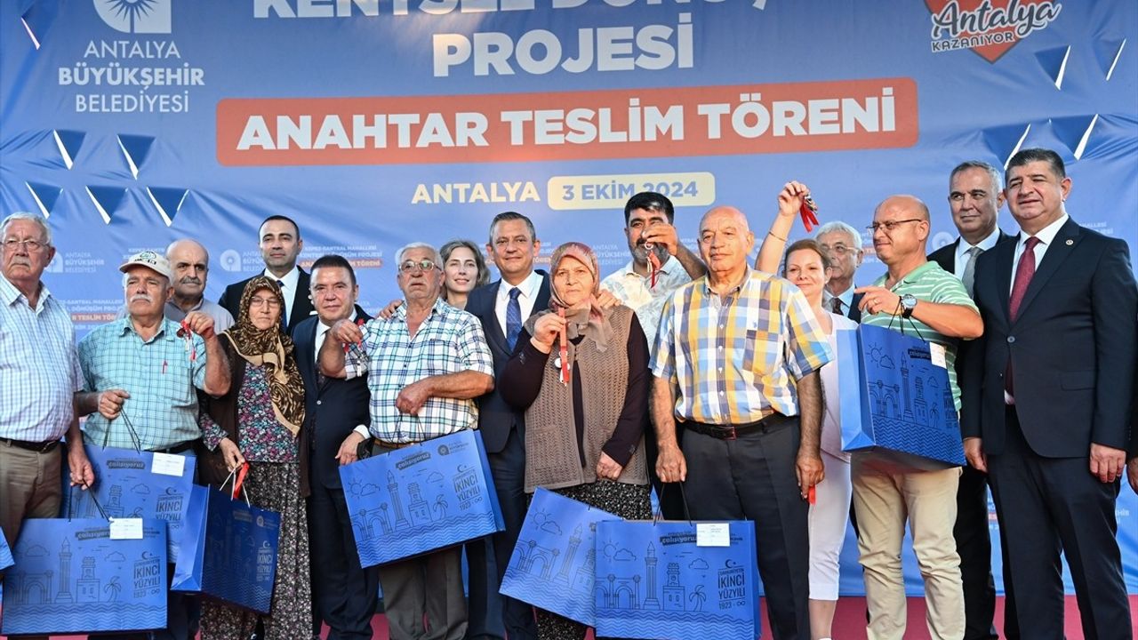 CHP Genel Başkanı Özgür Özel'den Antalya'da Anayasa ve Ekonomi Açıklamaları