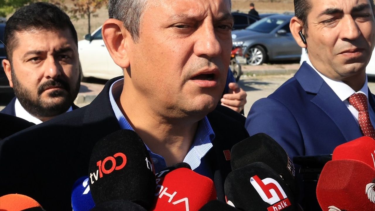 CHP Lideri Özel: Gülen'in Ölümü Tehlikenin Bittiği Anlamına Gelmiyor