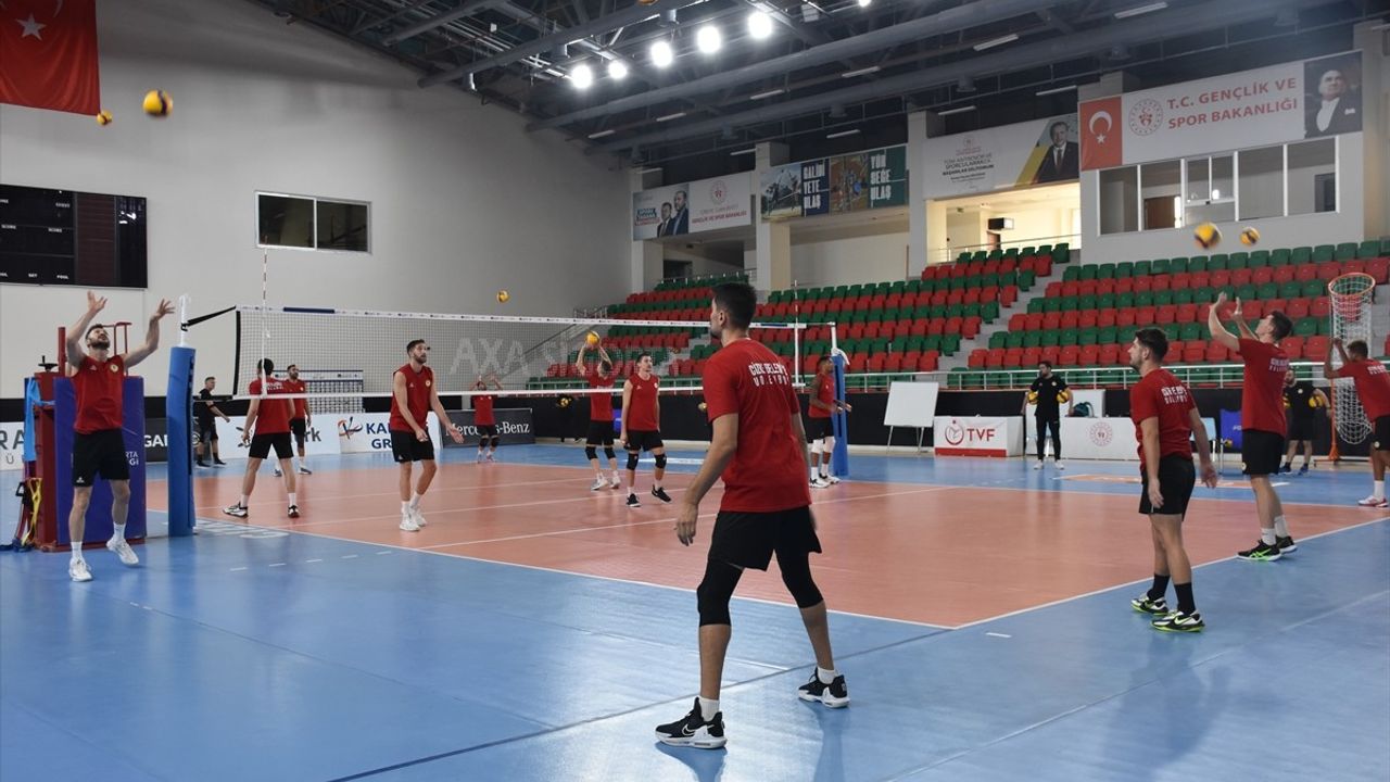 Cizre Belediyespor Erkek Voleybol Takımı, 2024-2025 Sezonuna Play-Off Hedefiyle Başlıyor