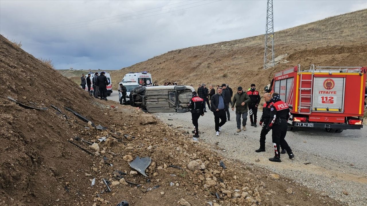 Çorum'da Polis Araçları Kaza Yaptı: 2 Yaralı