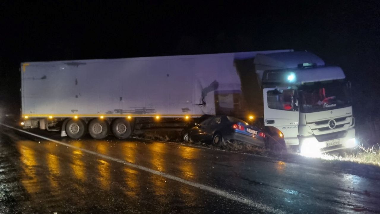 Çorum'da Trafik Kazası: 5 Yaralı