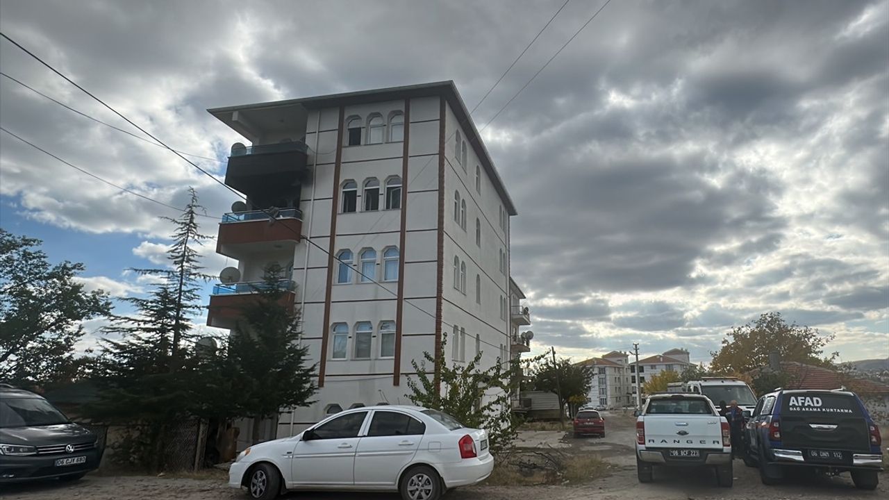 Çubuk'ta 4 Katlı Apartmanda Yangın Çıktı