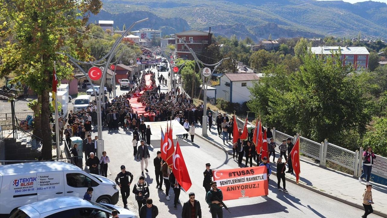 Çukurca'da Cumhuriyet Bayramı Coşkusu: Bayrak Yürüyüşü