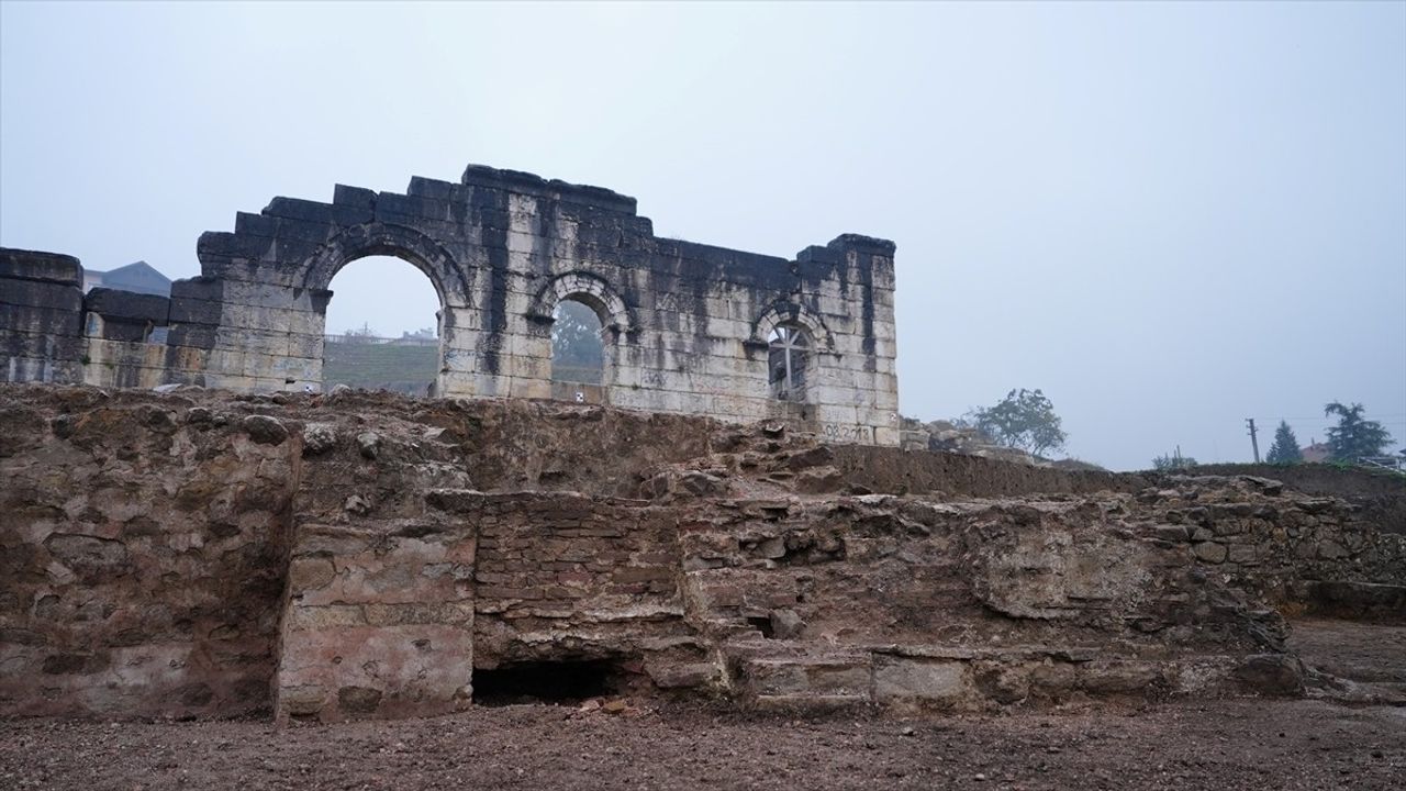 Düzce'de Antik Kentte Külk ve Kilise Kalıntıları Bulundu