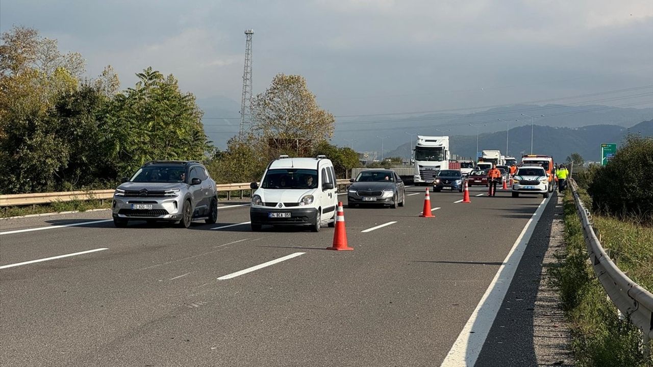 Düzce'de Zincirleme Trafik Kazası: 4 Yaralı