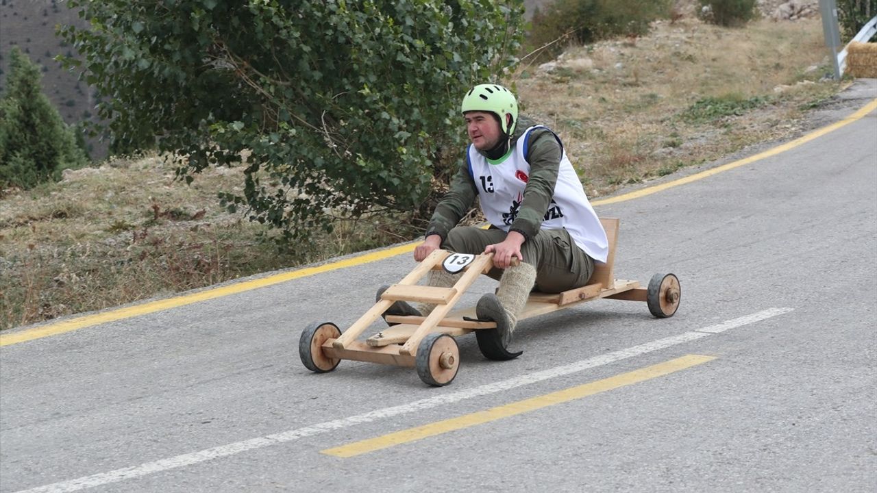 Erzincan'da Geleneksel FormuLaz Yarışı Düzenlendi