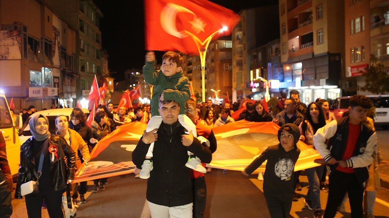 Hakkari'de 29 Ekim Cumhuriyet Bayramı Coşkuyla Kutlandı