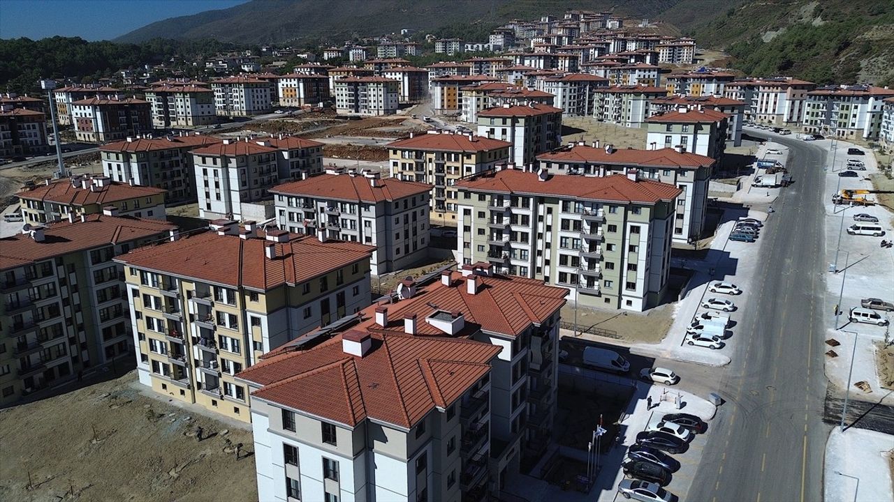 Hatay'da Depremzedeler Yeni Konutlarına Yerleşiyor