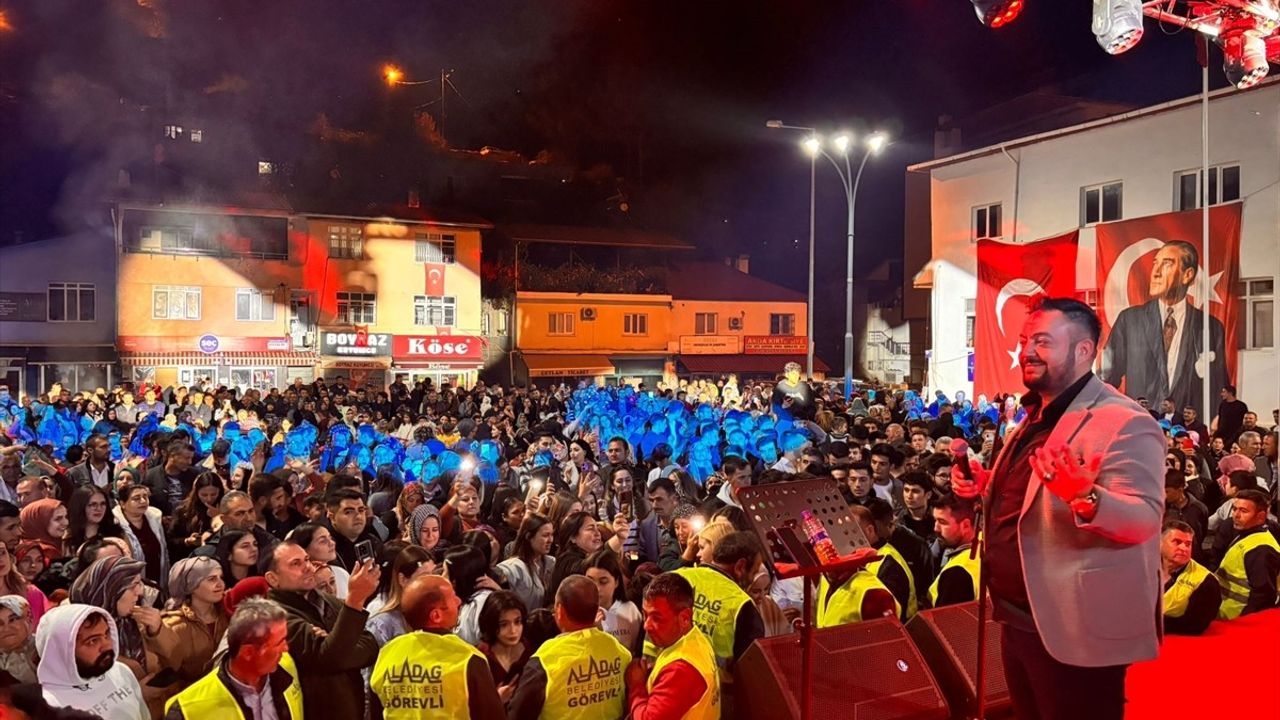 Hüseyin Kağıt'tan Adana'da Coşkulu Cumhuriyet Bayramı Konseri