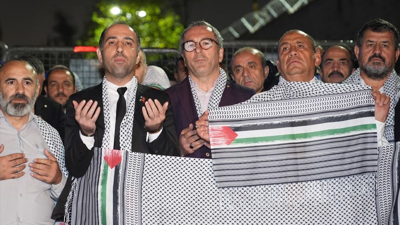 İstanbul'da ABD'nin İsrail Politikası Protesto Edildi