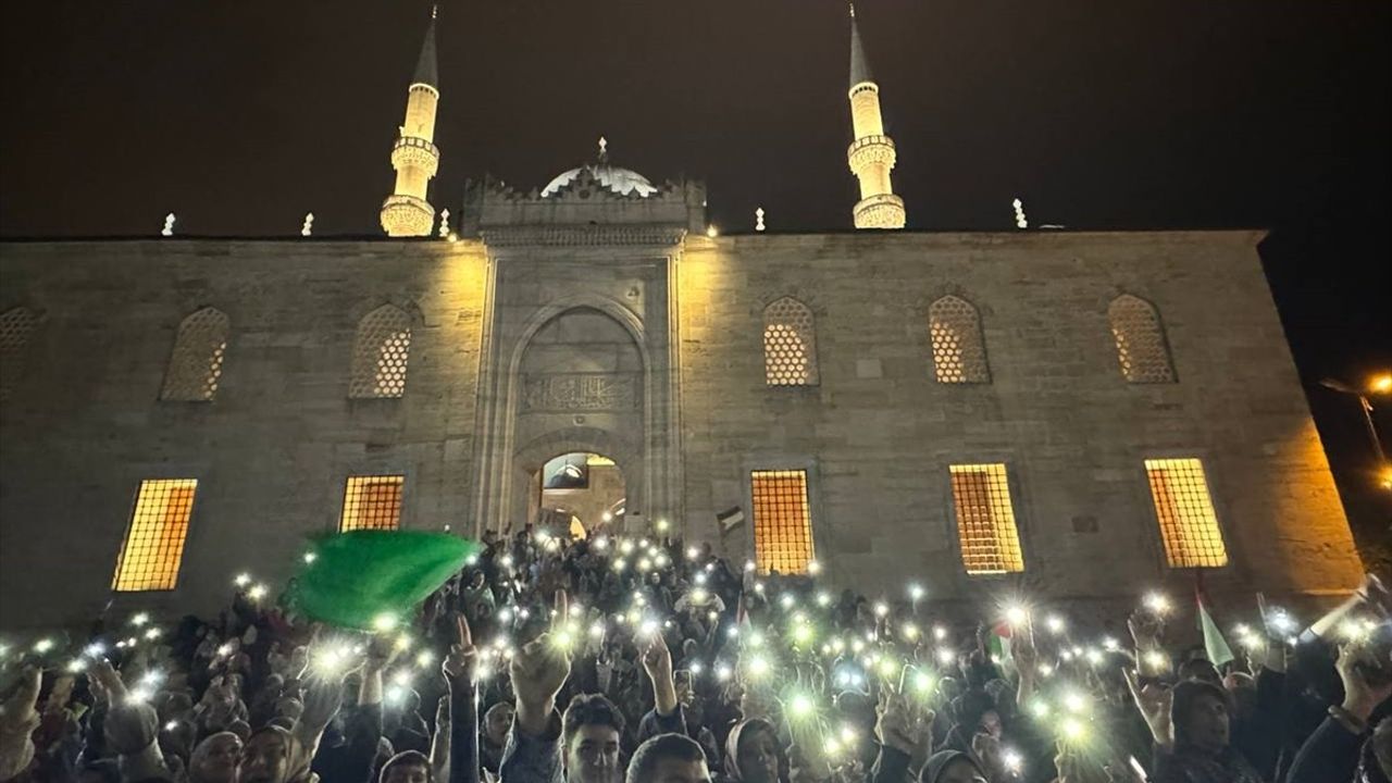 İstanbul'da Gazze İçi Protesto Yürüyüşü