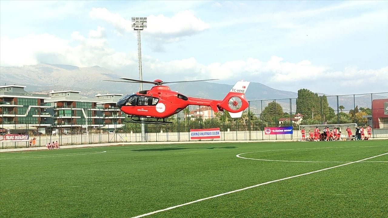 İzmir'deki Amatör Futbol Maçında Acil Gelen Hava Ambulansı