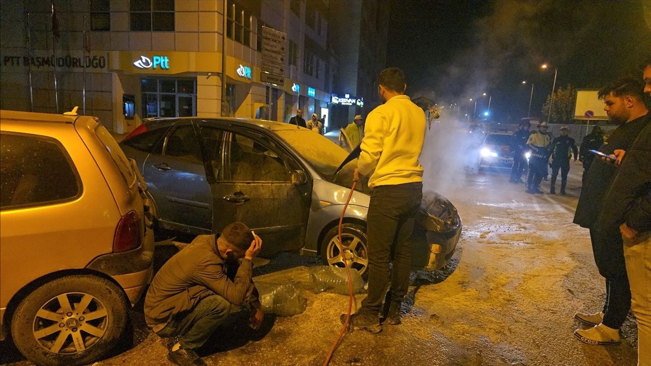 Karabük'te Seyir Halindeki Otomobil Yandı