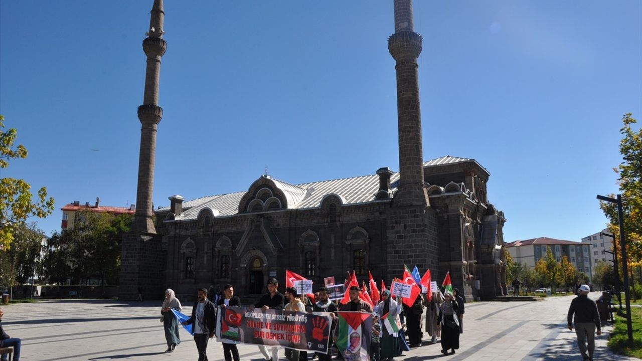 Kars Sağlık Çalışanlarından Gazze İçin 47 Haftalık Sessiz Yürüyüş