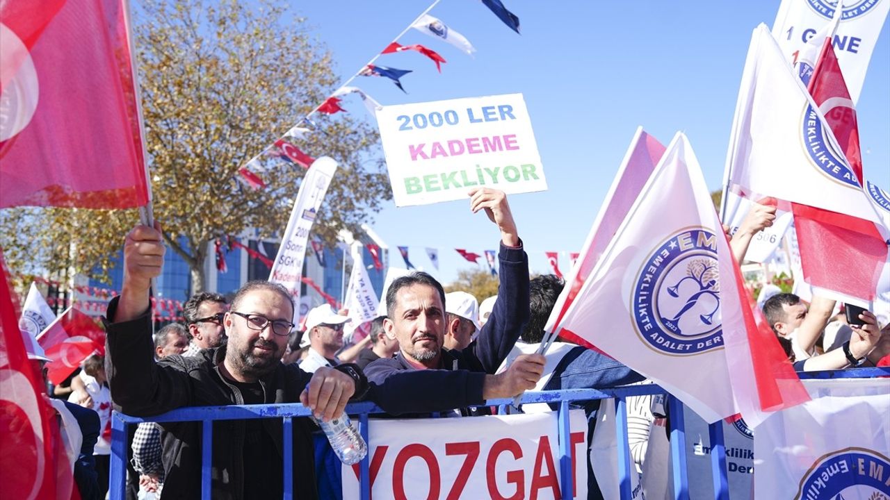 Kartal'da Kademeli Emeklilik İçin Miting Düzenlendi