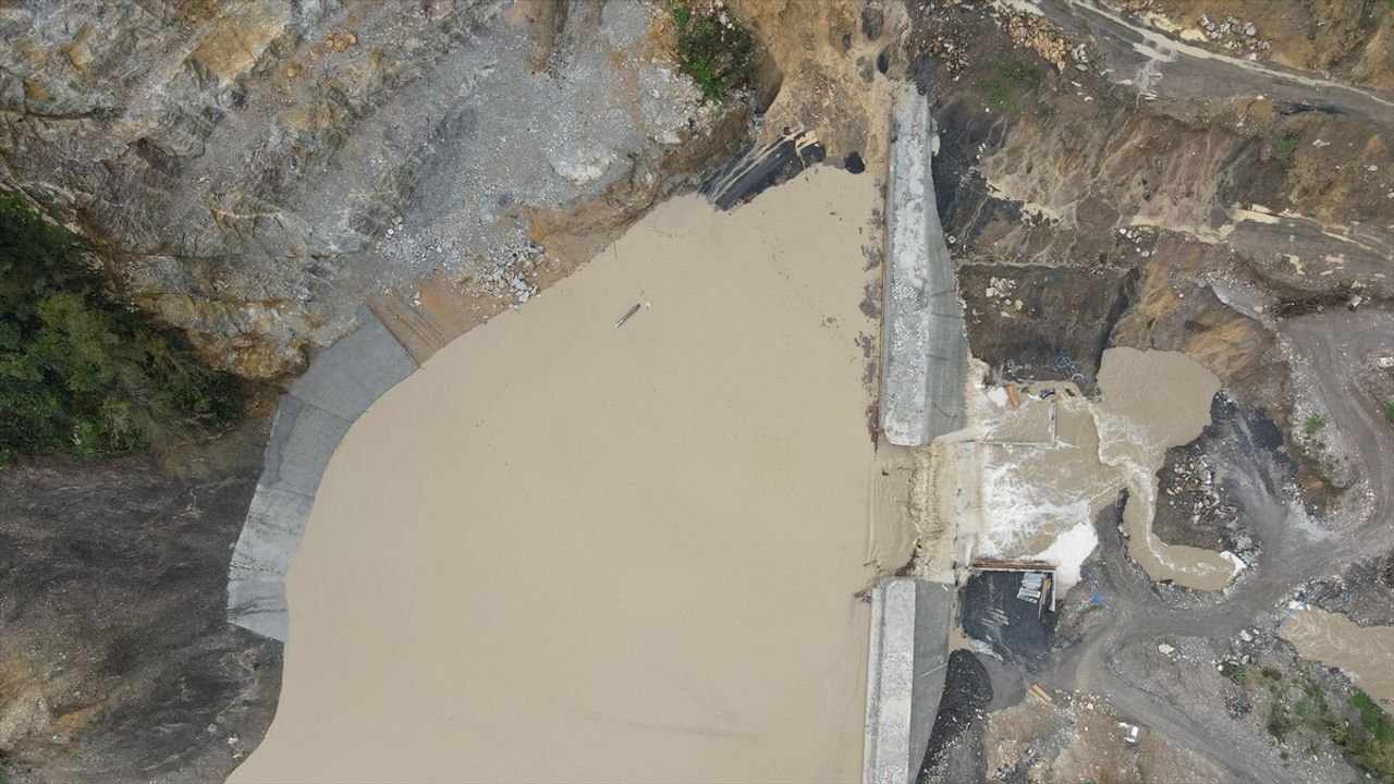 Kastamonu'daki Sökü Göleti Sel Sularıyla Doldu