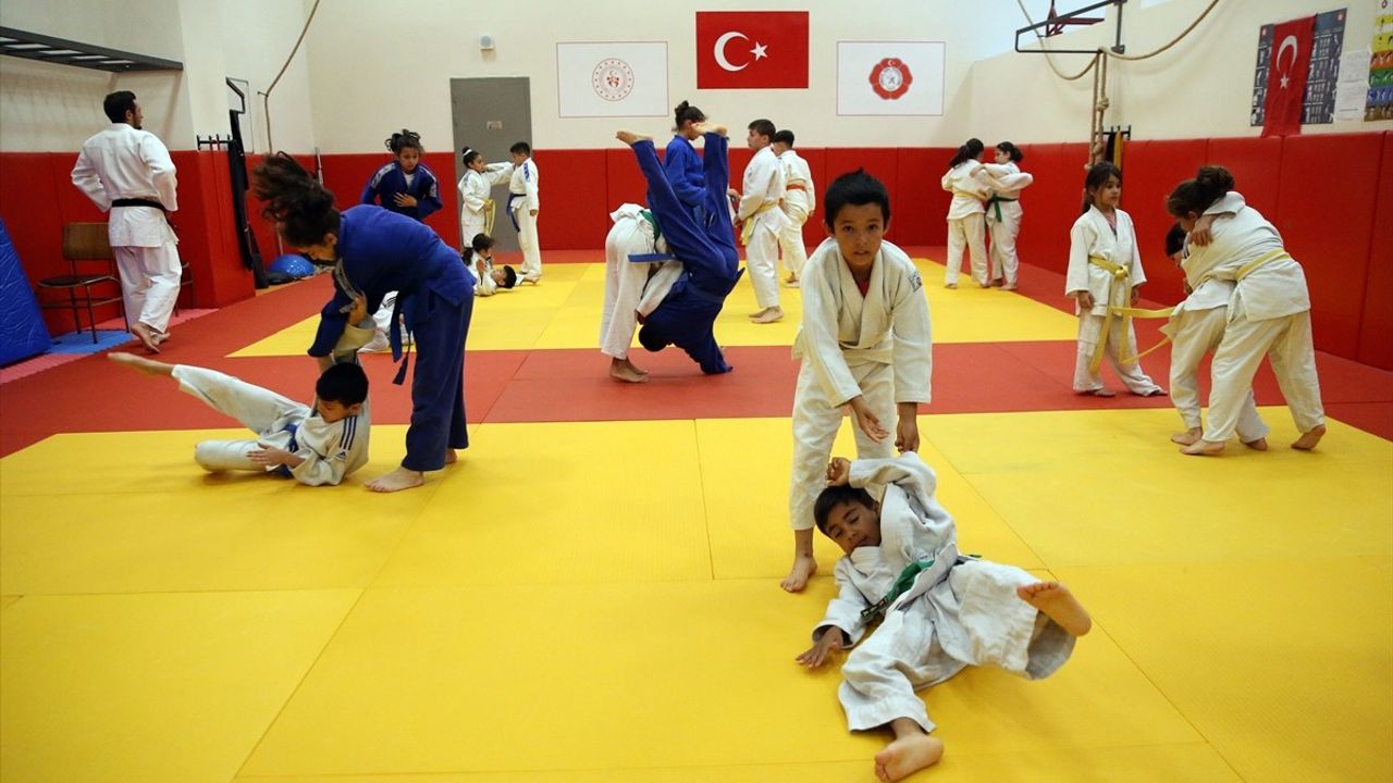 Kastamonu Üniversitesi'nden Çocuklara Judo Eğitimi