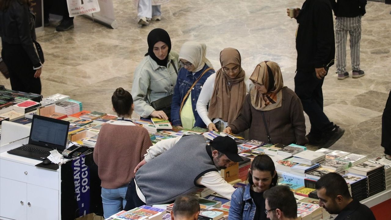 Kocaeli Kitap Fuarı 1 Milyon Ziyaretçi Sayısını Geçti