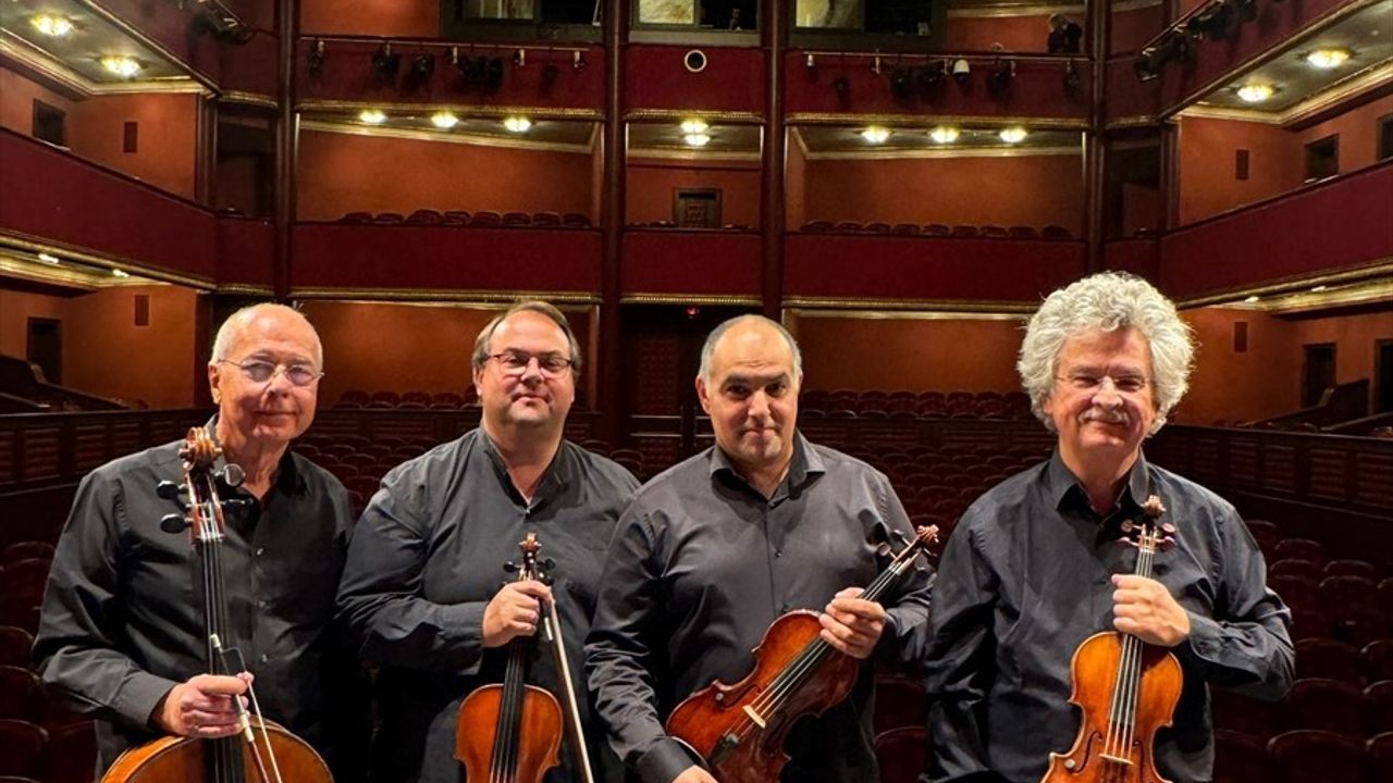 Kodaly Quartet İstanbul'da Geleneksel Konserle İzleyicileri Büyüledi