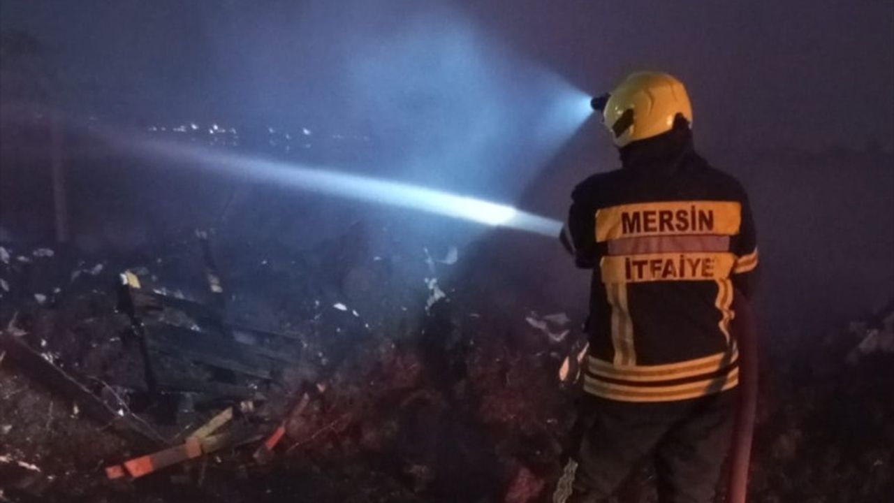 Mersin'deki Gübre Deposunda Yangın Kontrol Altına Alındı