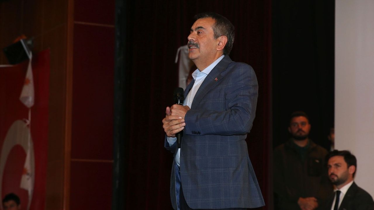 Milli Eğitim Bakanı Tekin, Ahlat'ta Birlik ve Beraberlik Vurgusu Yaptı