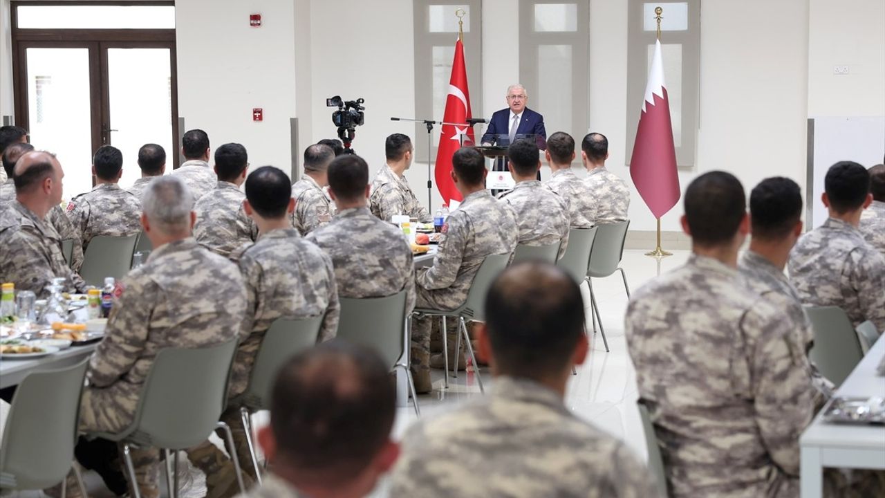 Milli Savunma Bakanı Güler, Türk-Katar Birleşik Müşterek Kuvvet Komutanlığını Ziyaret Etti