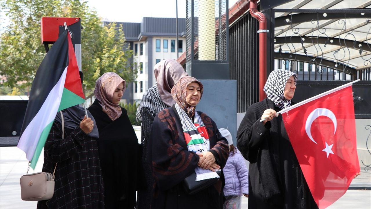 Niğde'de Filistin İçin Protesto Gösterisi