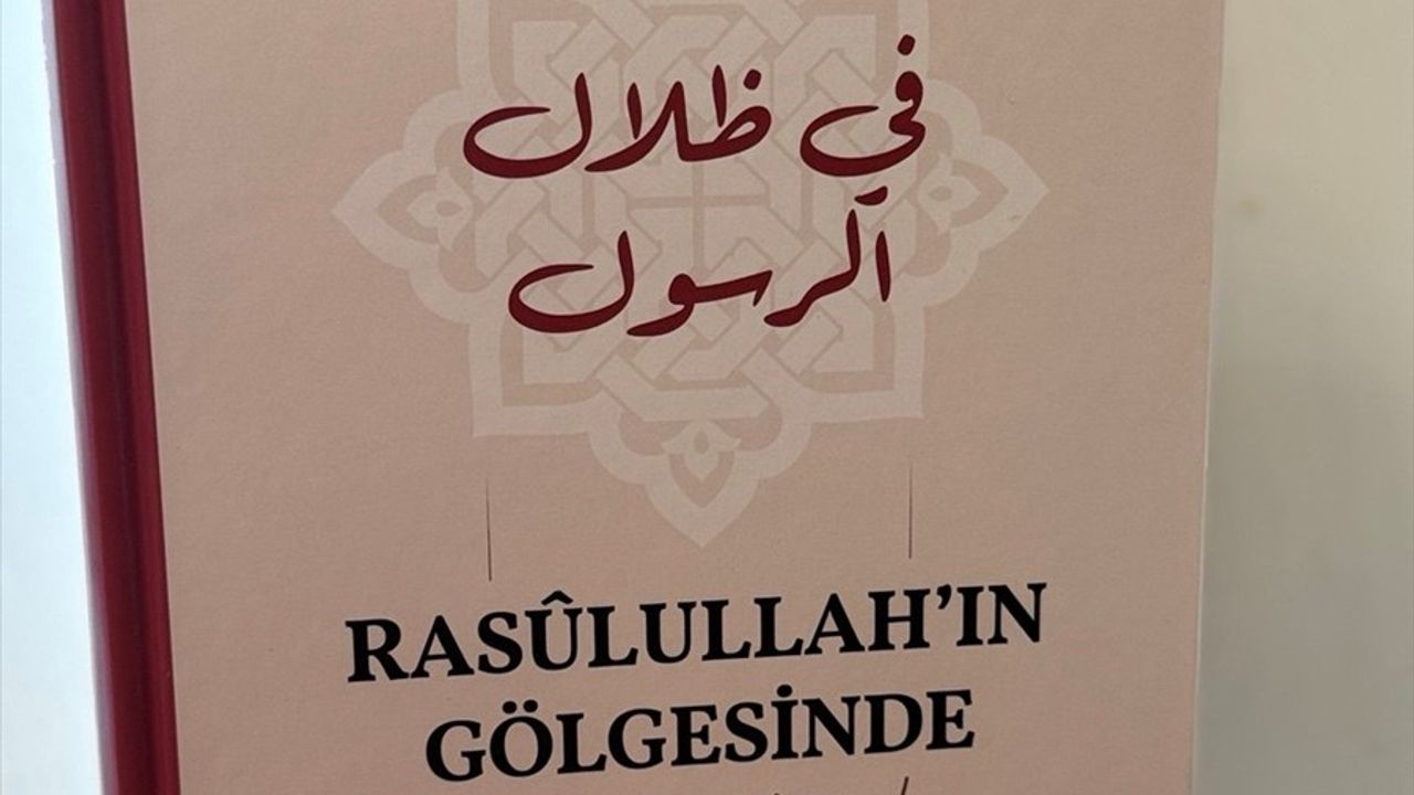 Prof. Dr. Ahmet Ağırakça'nın Yeni Eseri 'Rasulullah'ın Gölgesinde' Okurlarla Buluştu