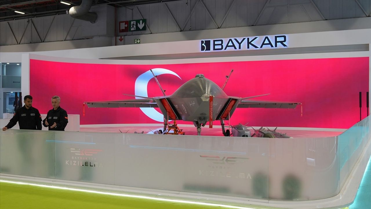 SAHA EXPO'da Birlik Mesajı: Türk Bayraklarıyla Destek