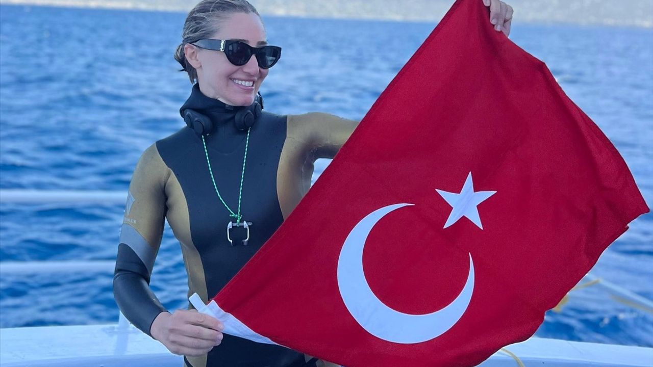 Şahika Ercümen, Dünya Şampiyonası'nda İki Türkiye Rekoru Kırdı